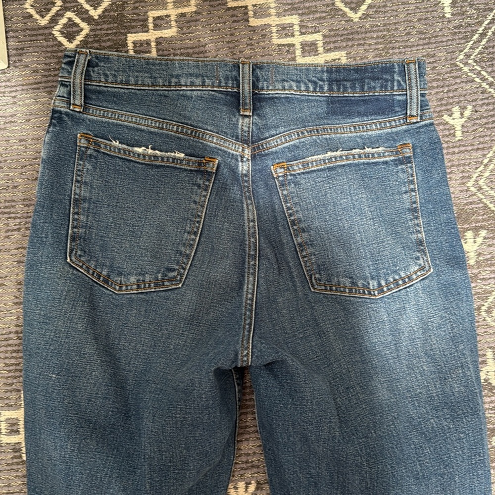 Abercrombie & Fitch The Mom High Rise Jeans Distressed - Picture 7 of 8